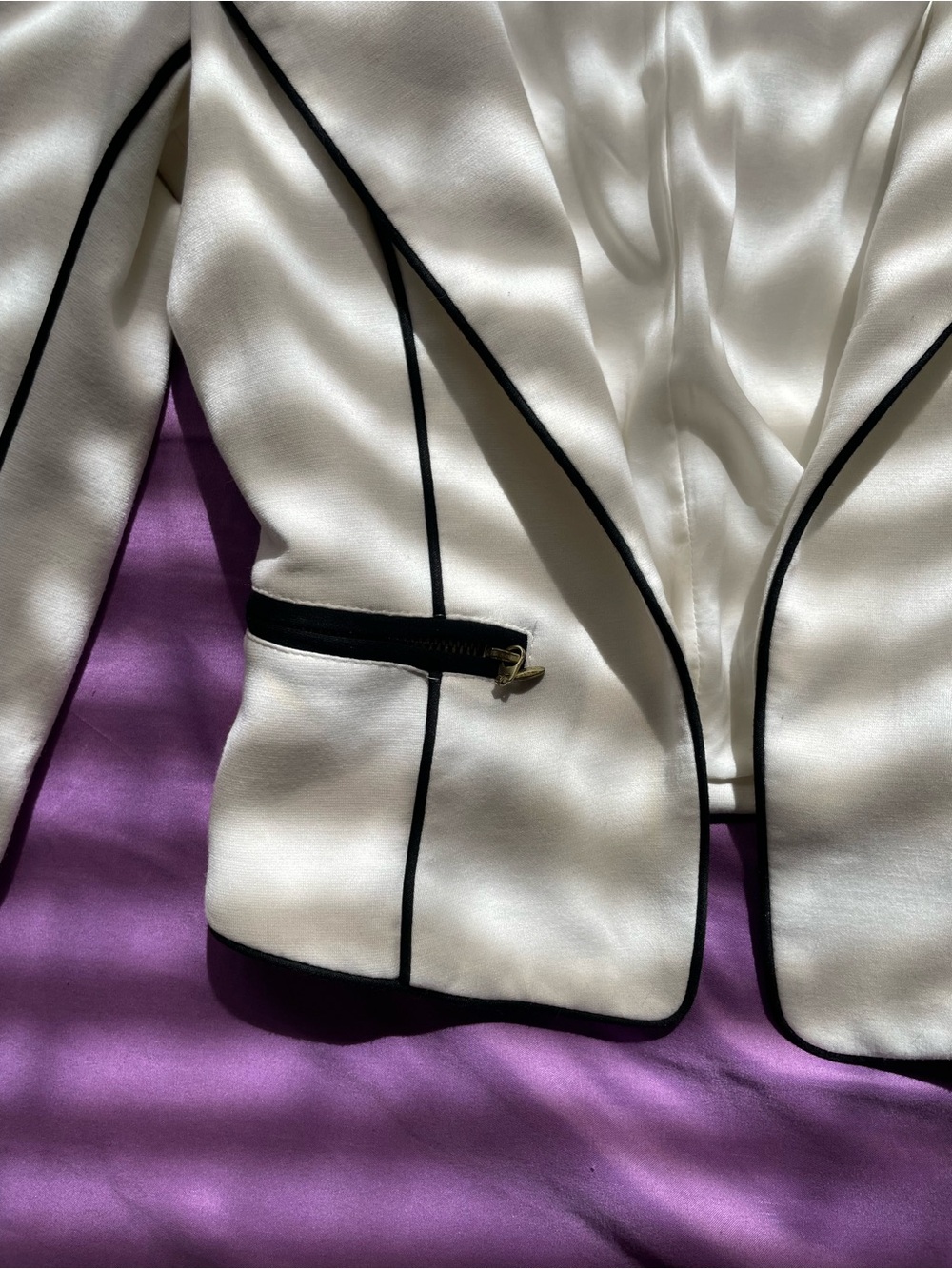 H&M White Jacket with Black Contrast Piping - Picture 6 of 11
